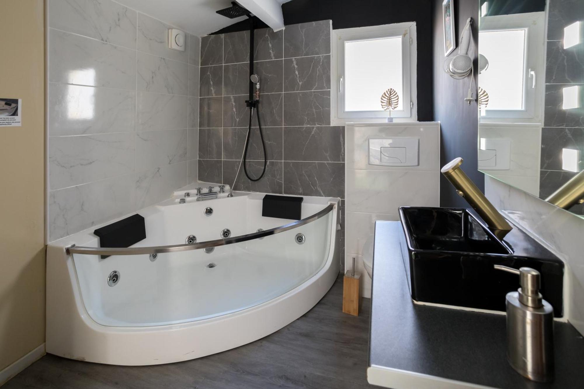 Jacuzzi Terrasse Centre Narbonneアパートメント エクステリア 写真